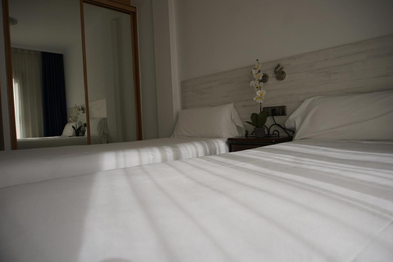 Hotel Port Sitges Bagian luar foto